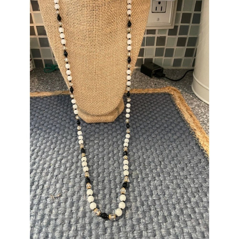 Vintage white frosted bead necklace black and clear